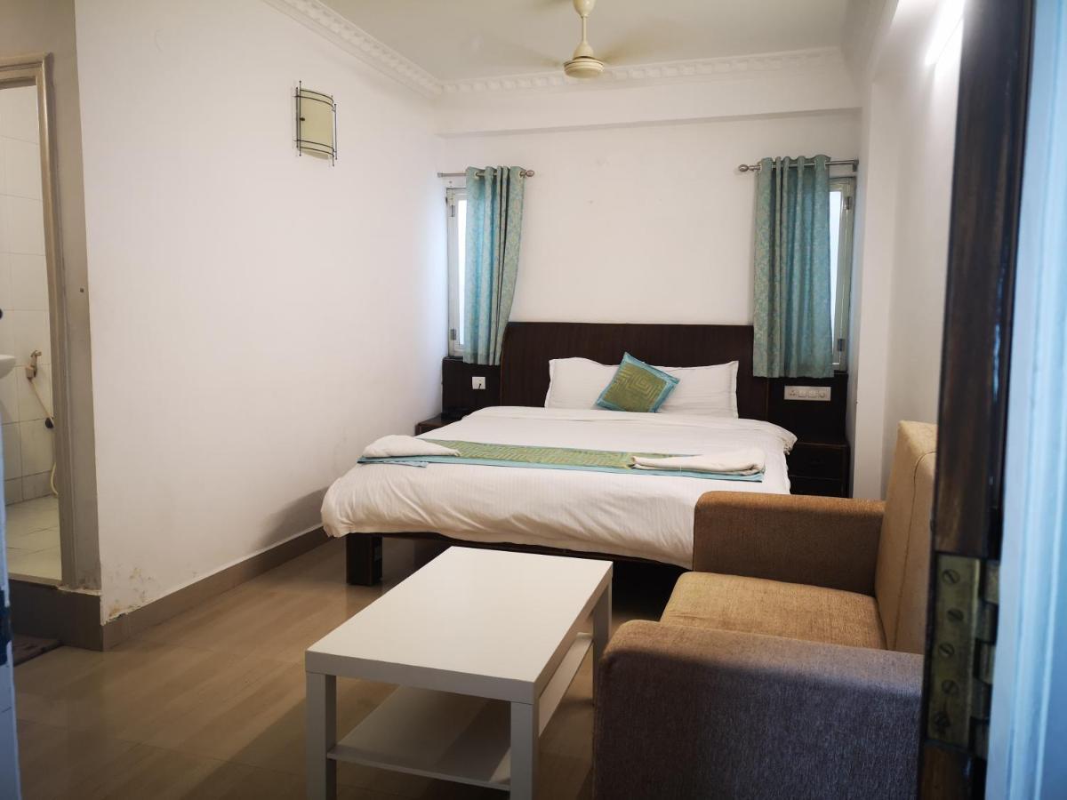 Aum Hotel Puttaparthi Esterno foto