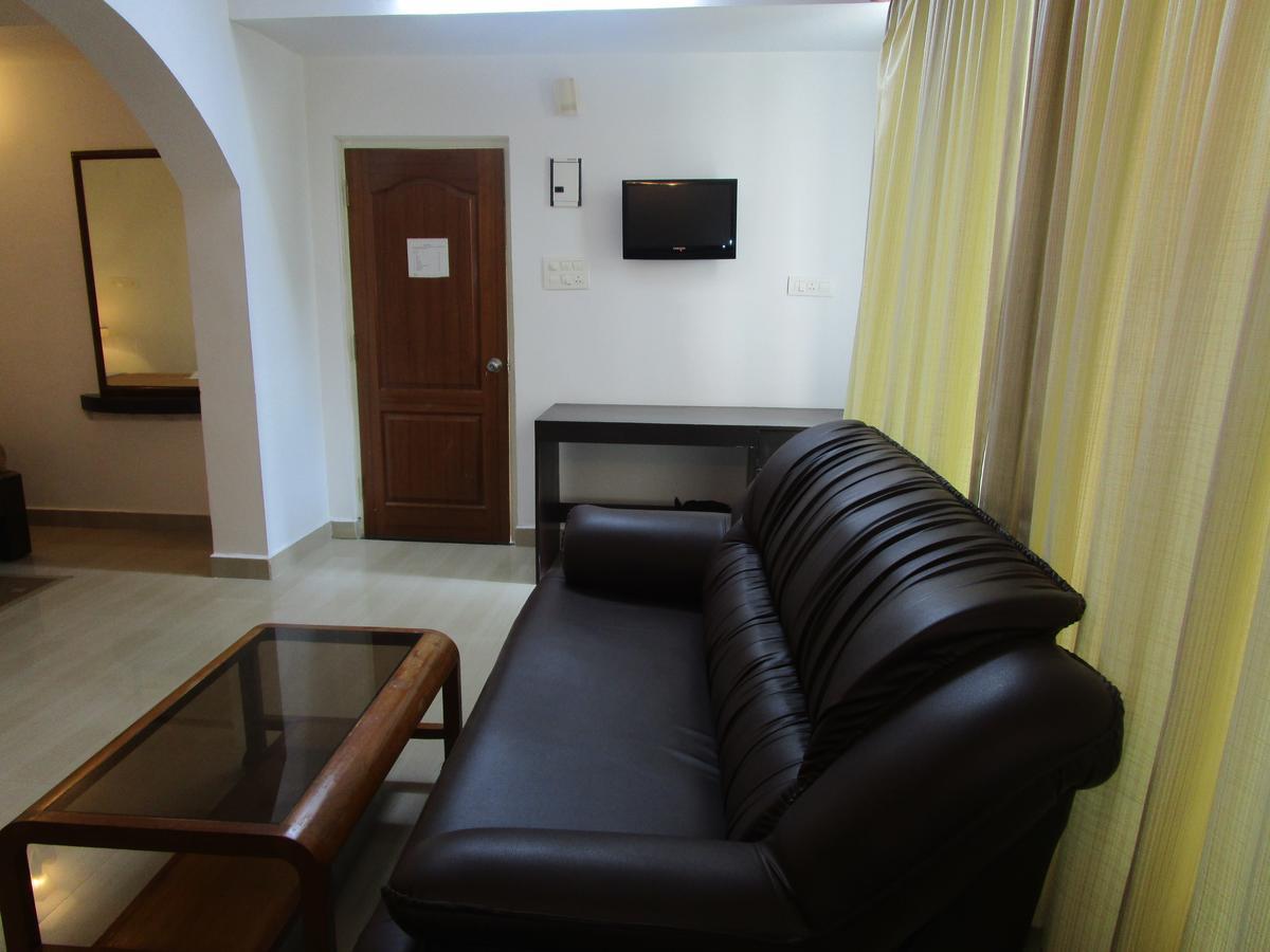 Aum Hotel Puttaparthi Esterno foto