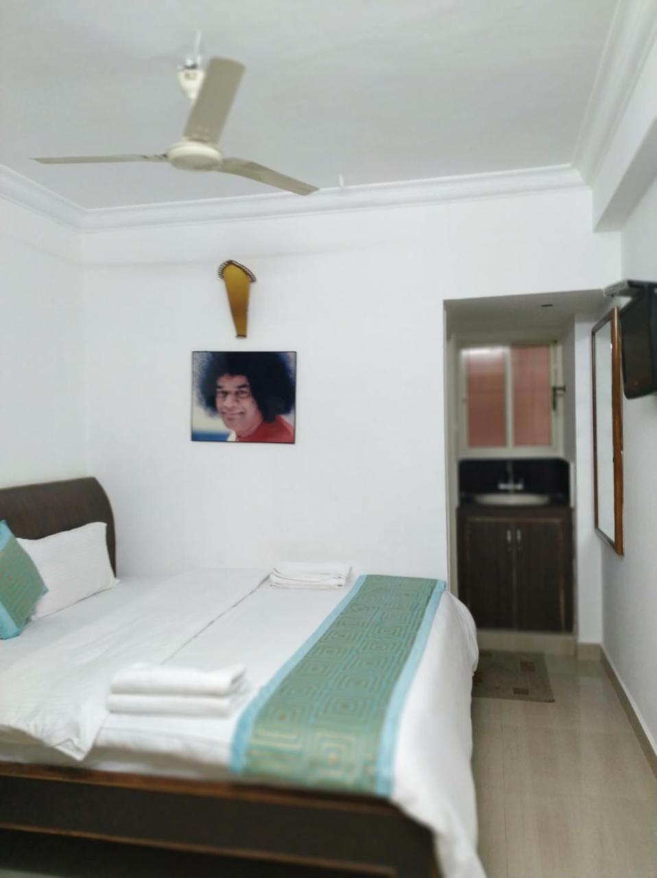 Aum Hotel Puttaparthi Esterno foto