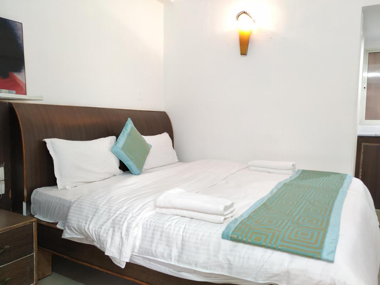 Aum Hotel Puttaparthi Esterno foto