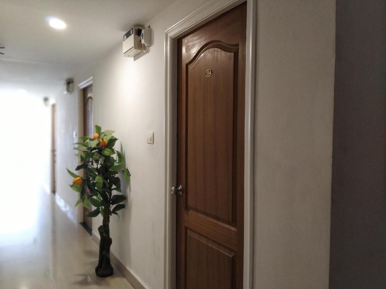 Aum Hotel Puttaparthi Esterno foto